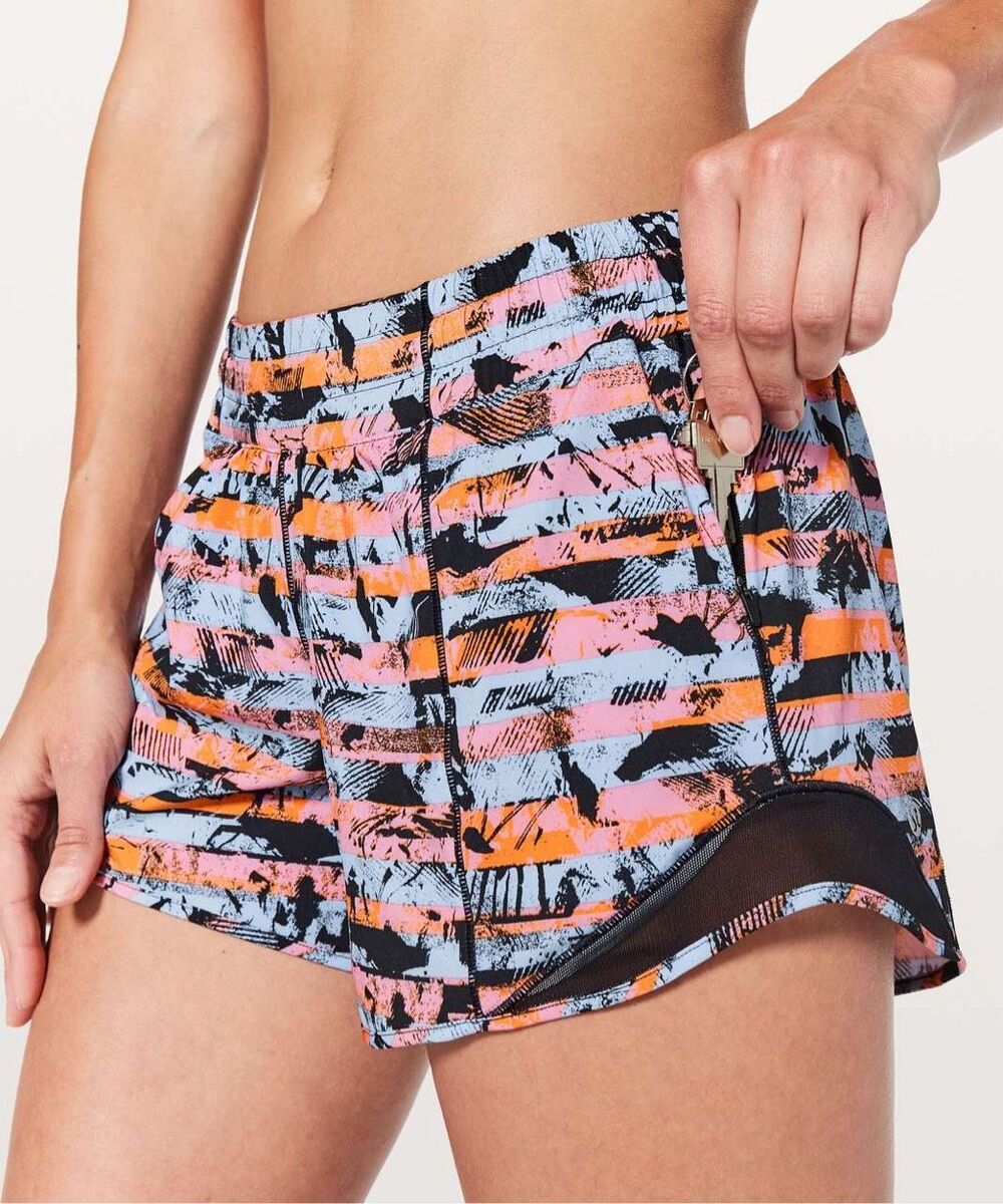 Lululemon Hotty Hot Short II Long 4" Inversion shorts women's size 6 Tall